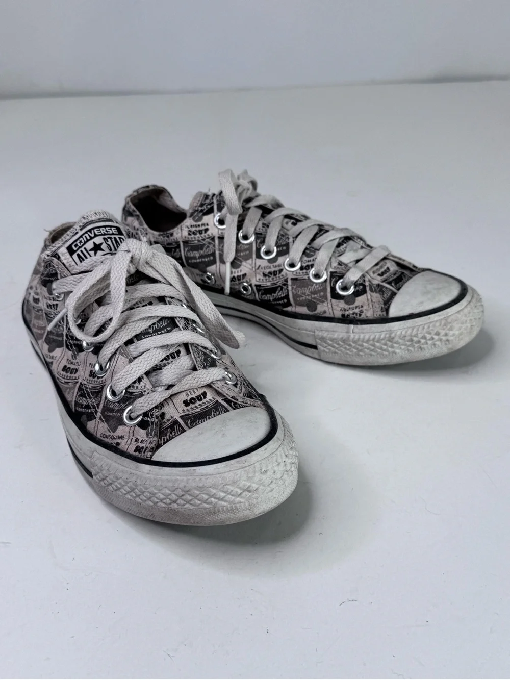 Converse Low Top Sneakers in Grey and Andy Warhol Campbells Soup print size 5